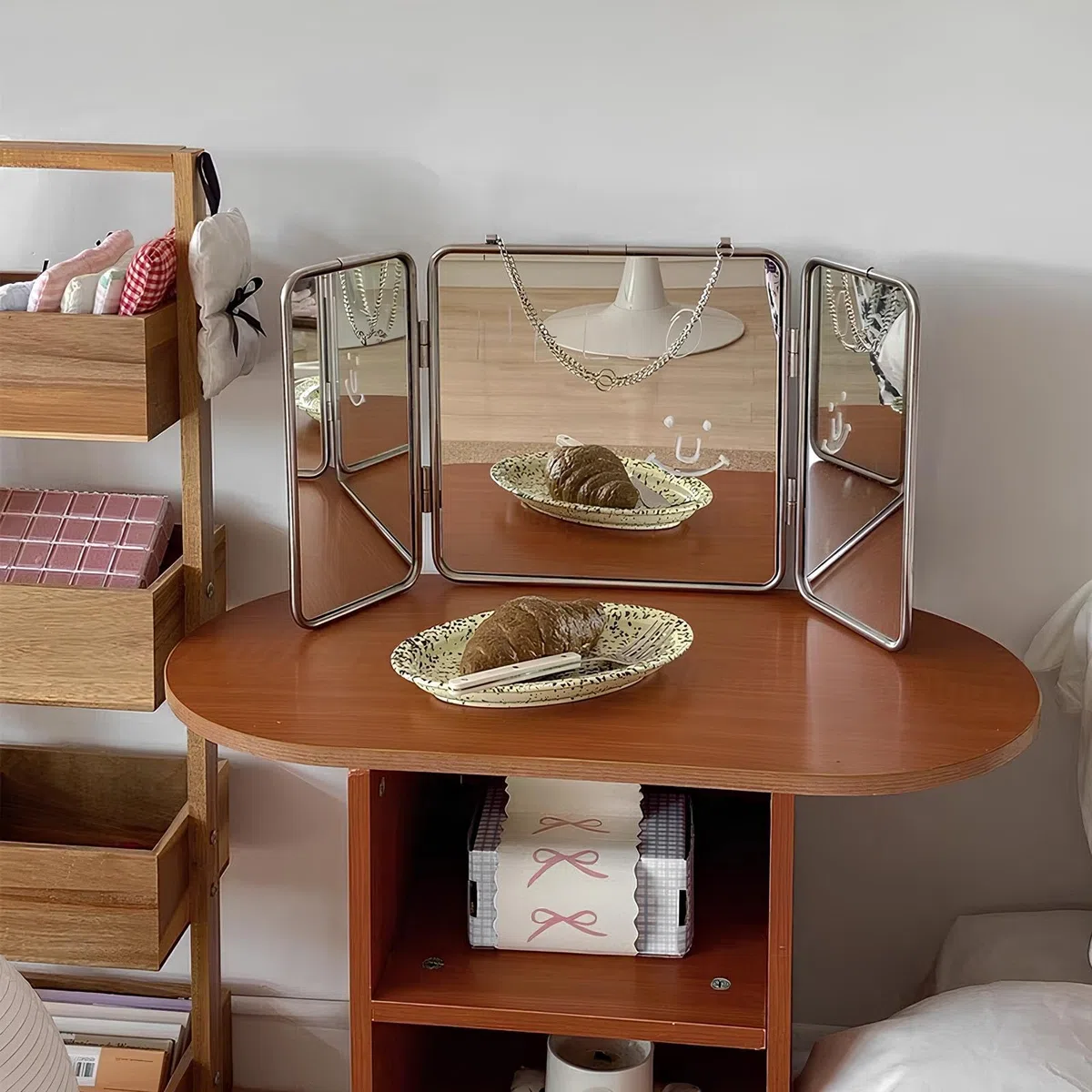 Dreifach Klappbarer Spiegel Aus Edelstahl Mit Kette, Montiert & Tisch Kosmetikspiegel, Für Schlafzimmer, Wohnzimmer, Badezimmer